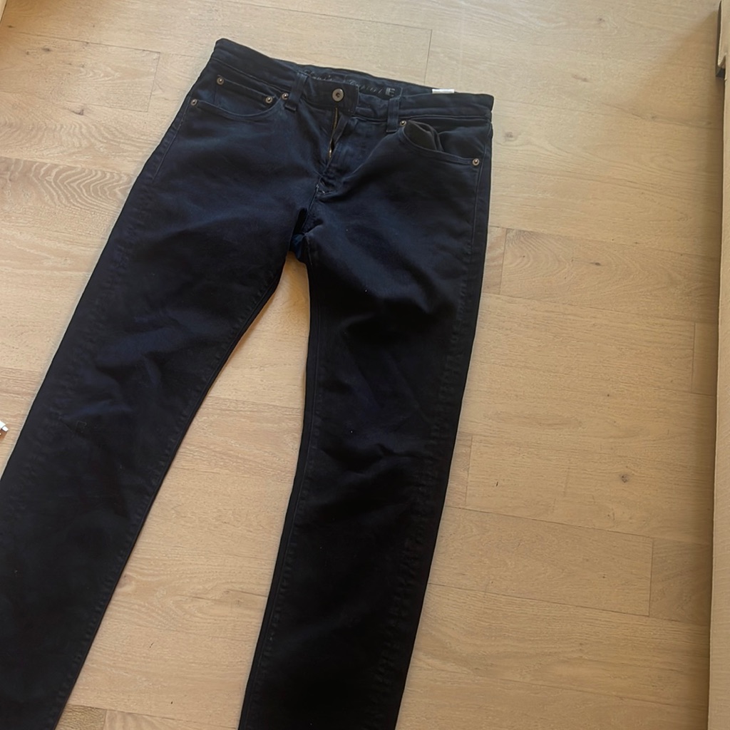 Levis Capital E